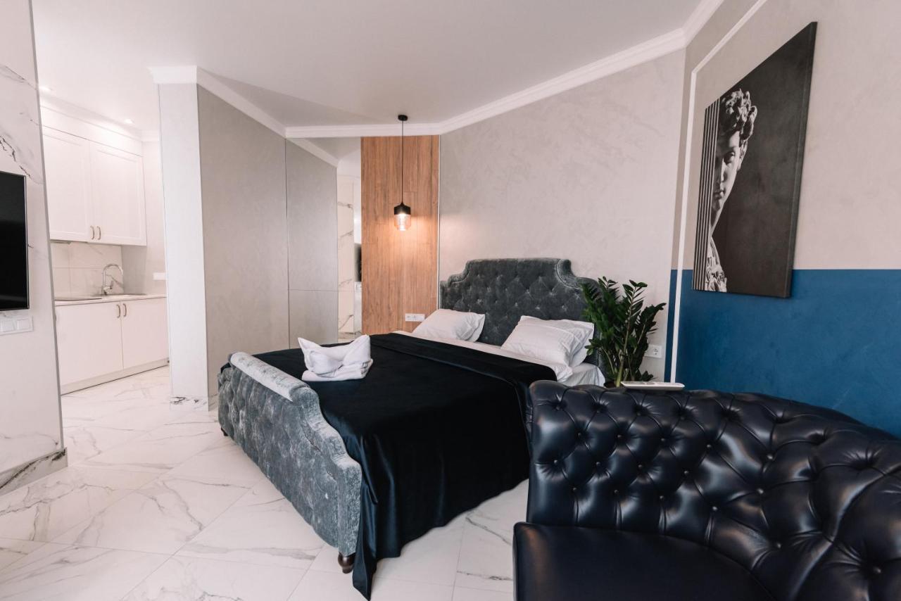 Royal Tower Vip Smart Apartments 3 Kyiv Exterior photo